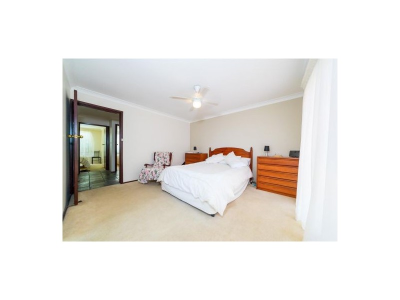 17 Calantha Drive, Wyoming NSW 2250