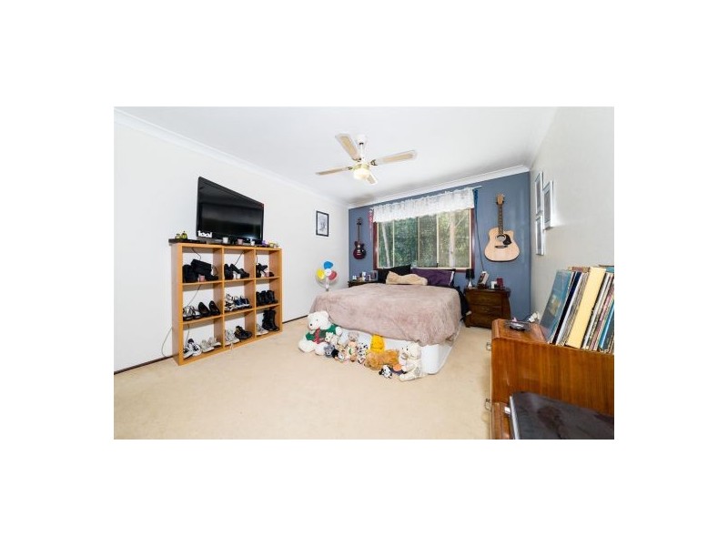 17 Calantha Drive, Wyoming NSW 2250