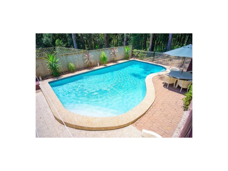 17 Calantha Drive, Wyoming NSW 2250