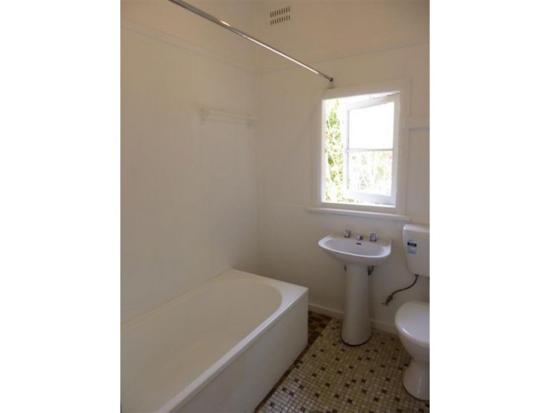 7 Range Road, North Gosford NSW 2250