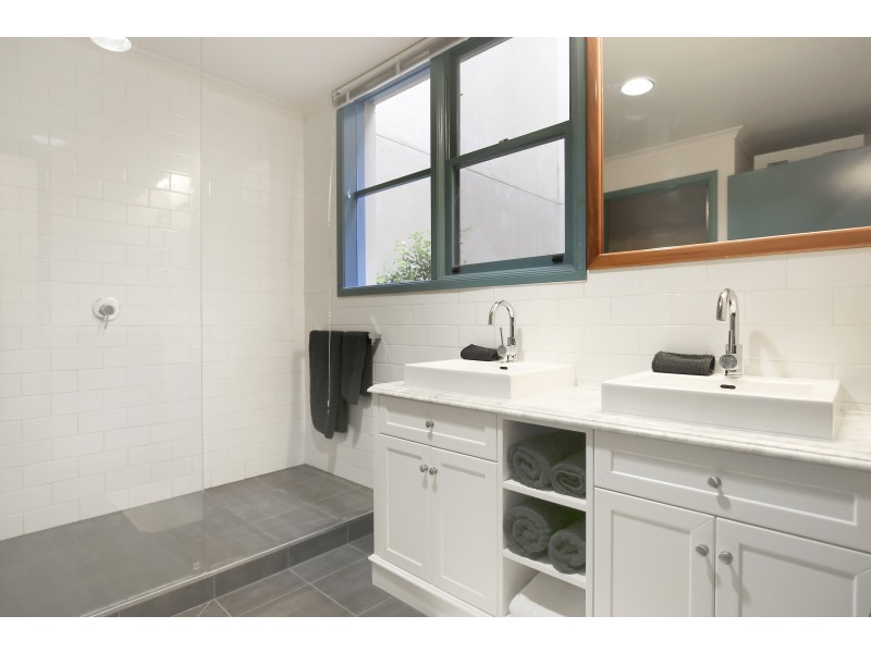 15 Coromandel Place, Melbourne VIC 3000