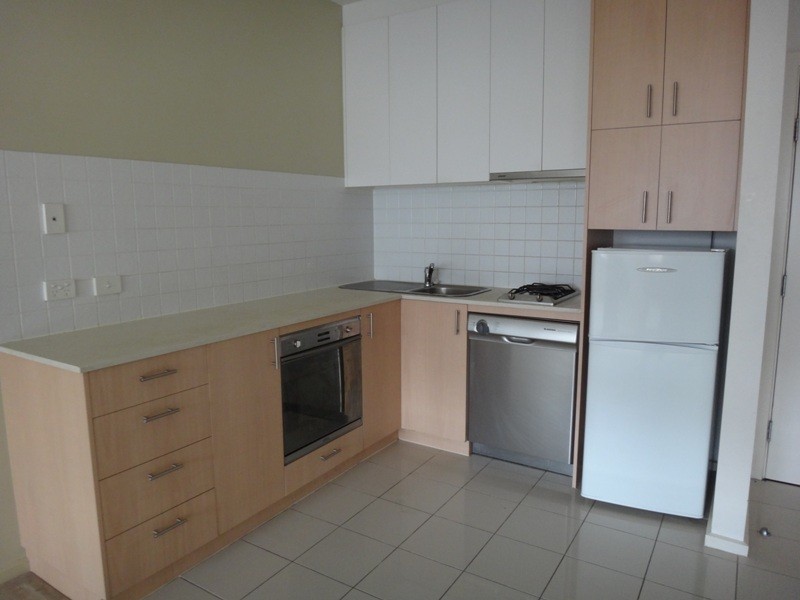 1813/250 Elizabeth Street, Melbourne VIC 3000