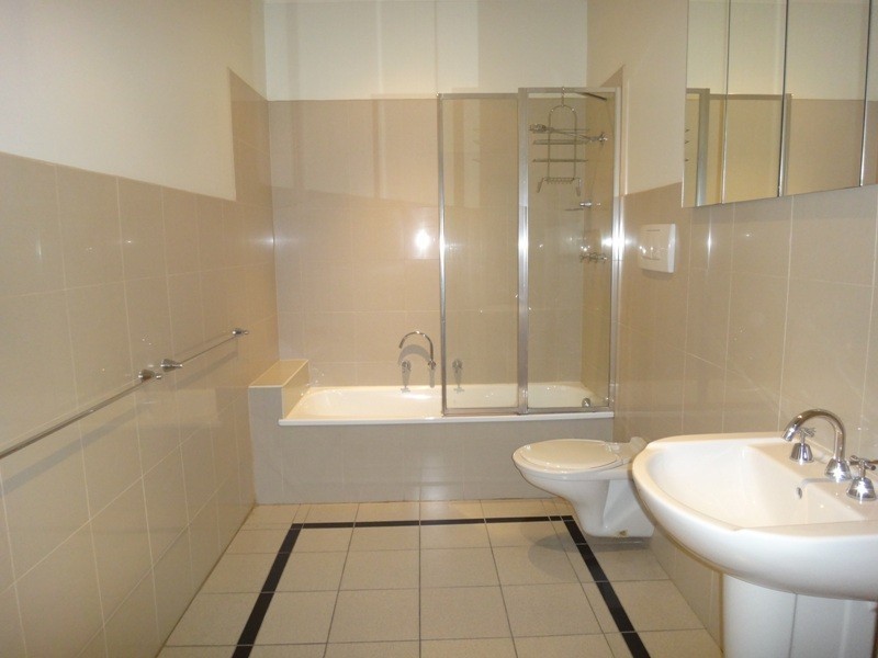 1/20 Somerset Place, Melbourne VIC 3004