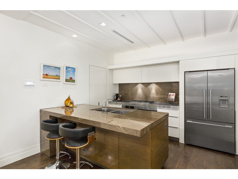 202/150 Clarendon Street, East Melbourne VIC 3002