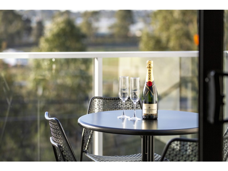 334/89 Hobsons Road, Kensington VIC 3031