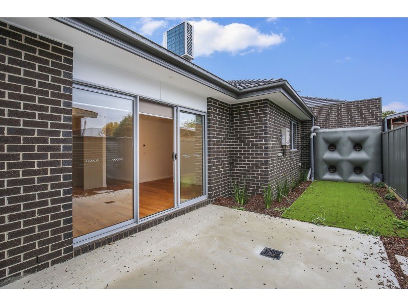 2/12 Hart Street, Airport West VIC 3042
