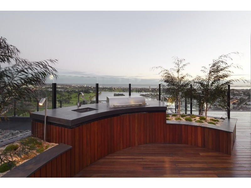 2207/50 Albert Road, South Melbourne VIC 3205