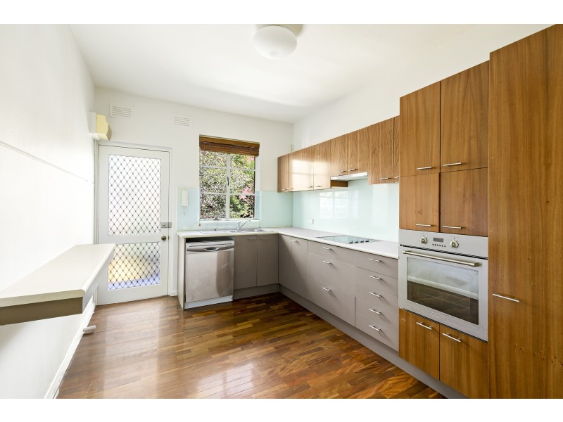 2/58 Queens Road, Melbourne VIC 3004