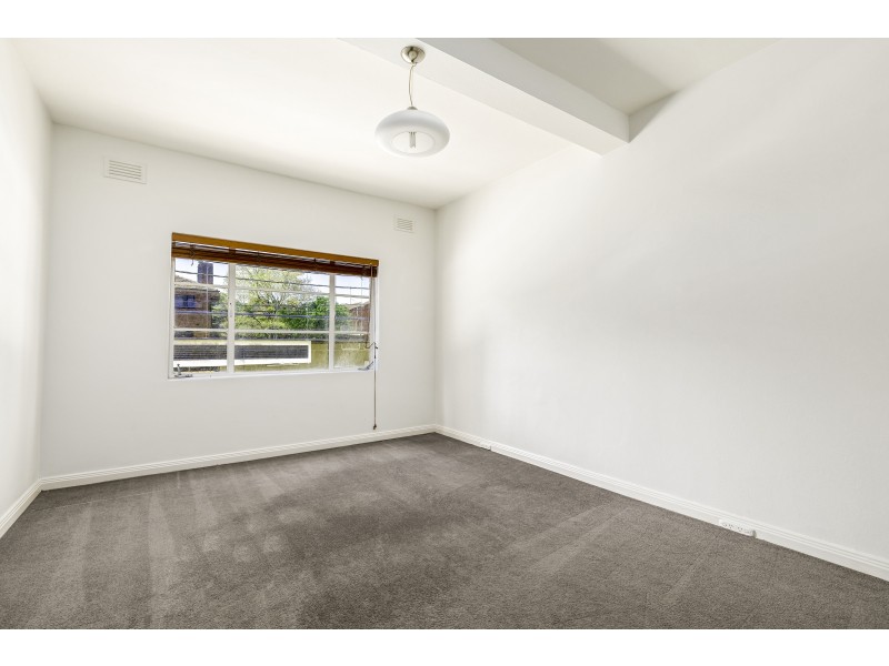 2/58 Queens Road, Melbourne VIC 3004