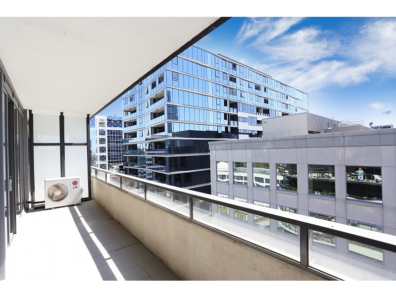 1005/55 Queens Road, Melbourne VIC 3004