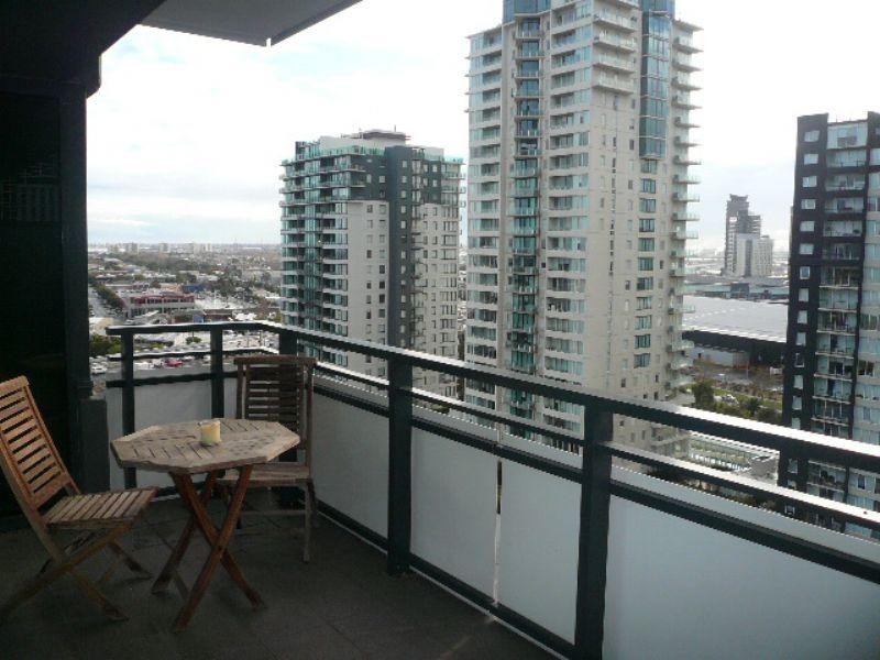 1703/80 Clarendon Street, South Melbourne VIC 3205