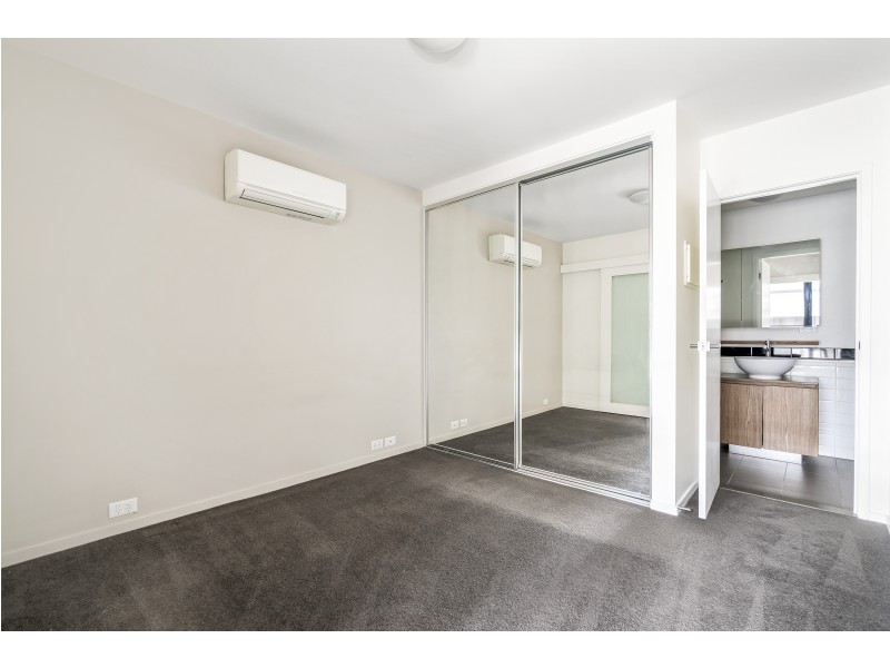 2204/350 William Street, Melbourne VIC 3000