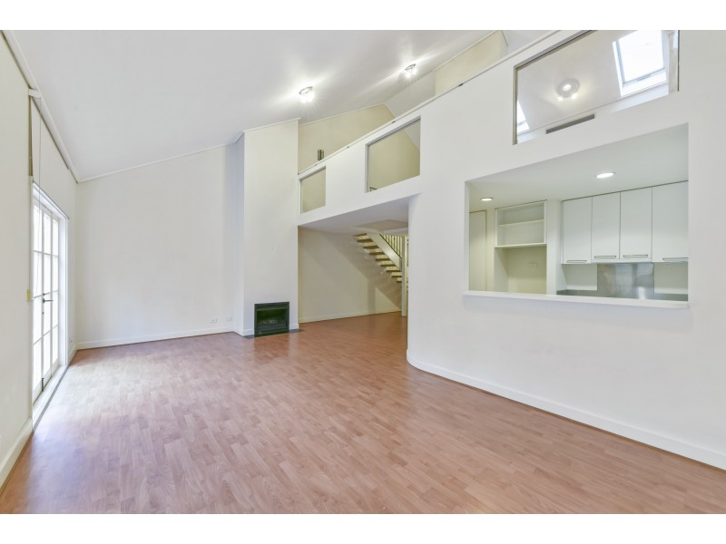 40/201 Wellington Parade South, East Melbourne VIC 3002