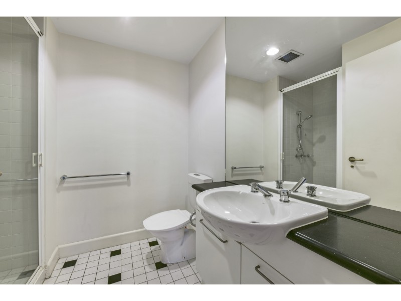 40/201 Wellington Parade South, East Melbourne VIC 3002