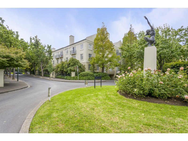 40/201 Wellington Parade South, East Melbourne VIC 3002