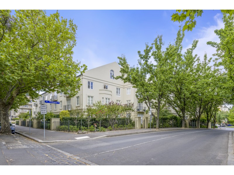 40/201 Wellington Parade South, East Melbourne VIC 3002