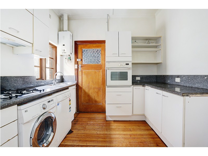 4/18 Marine Parade, St Kilda VIC 3182