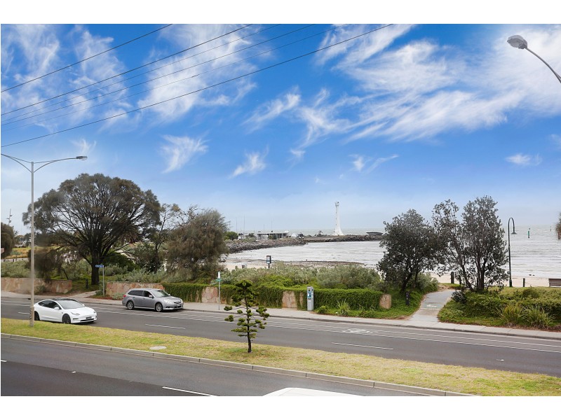 4/18 Marine Parade, St Kilda VIC 3182