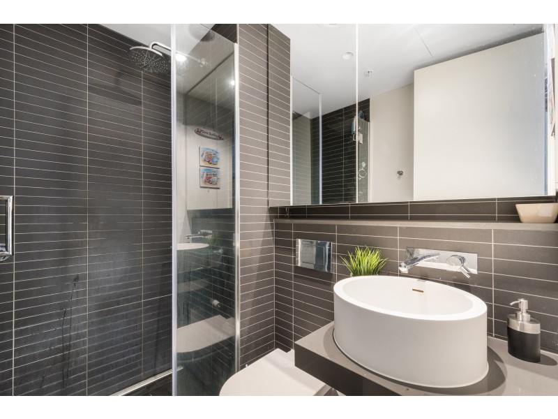 2404/50 Albert Road, South Melbourne VIC 3205