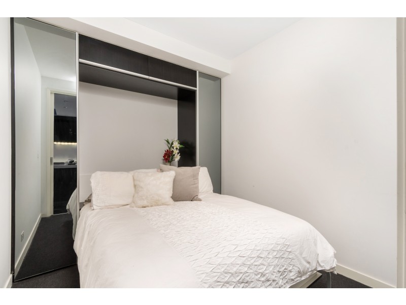 2404/50 Albert Road, South Melbourne VIC 3205