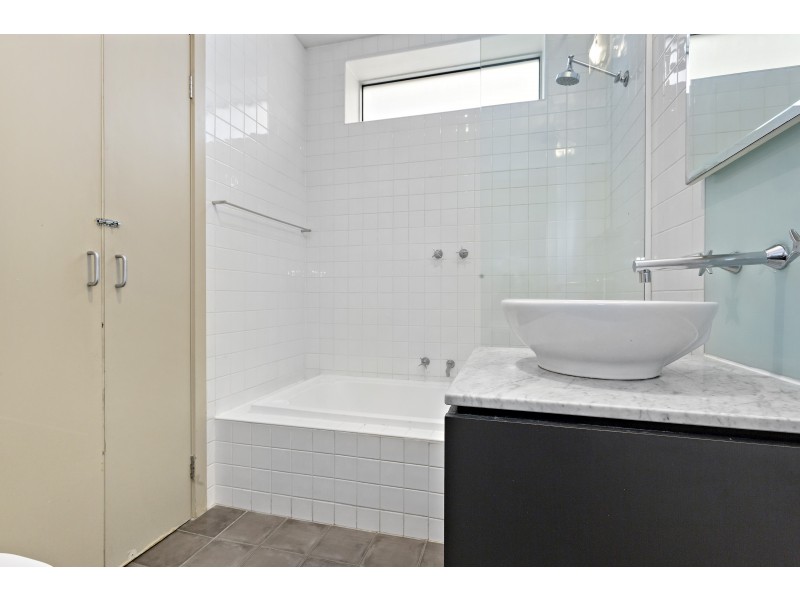 718/233 Collins Street, Melbourne VIC 3000