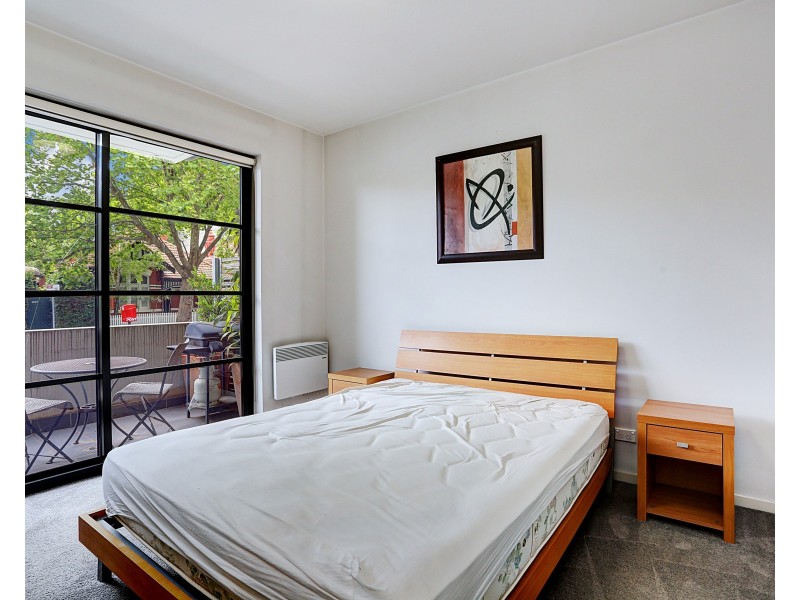 4/220 Barkly Street, St Kilda VIC 3182