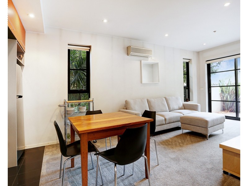 4/220 Barkly Street, St Kilda VIC 3182