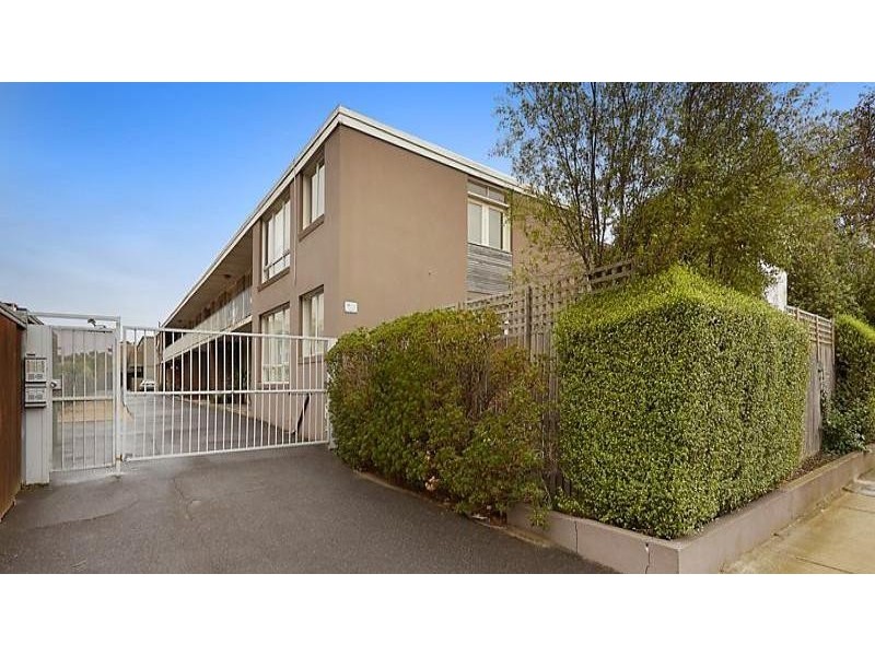 2/125 Victoria Street, Brunswick VIC 3056