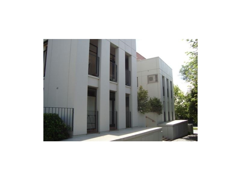 4/40 Webb Lane, East Melbourne VIC 3002