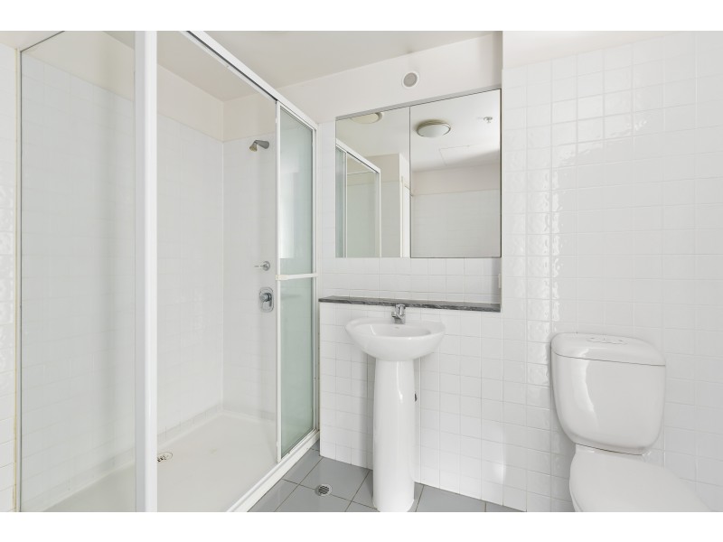 2404/250 Elizabeth Street, Melbourne VIC 3000