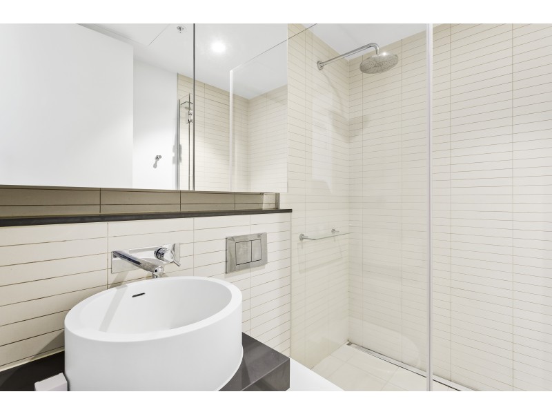 2401/50 Albert Road, South Melbourne VIC 3205