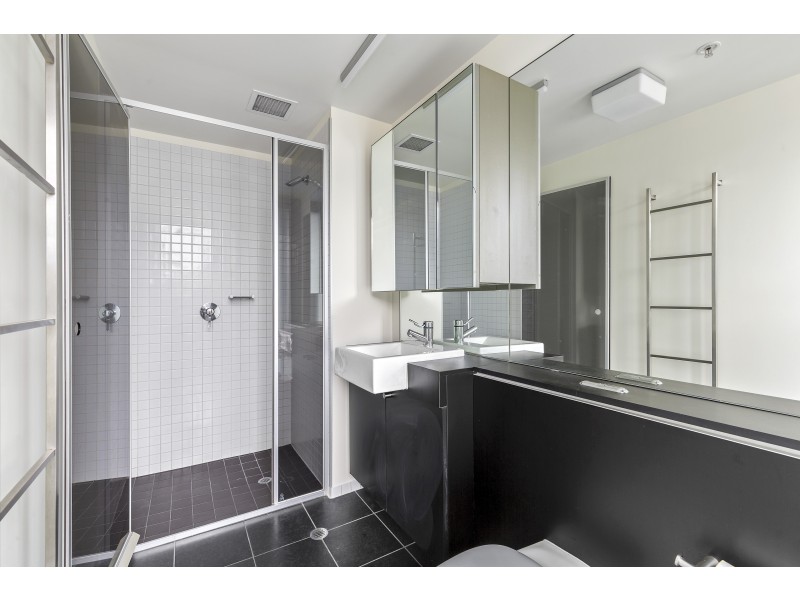 403/66 River Esplanade, Docklands VIC 3008