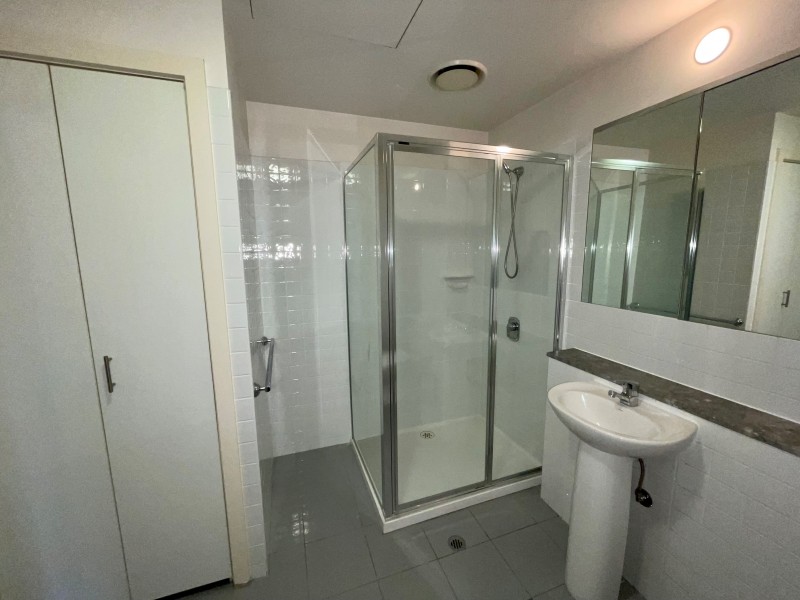 1813/250 Elizabeth Street, Melbourne VIC 3000