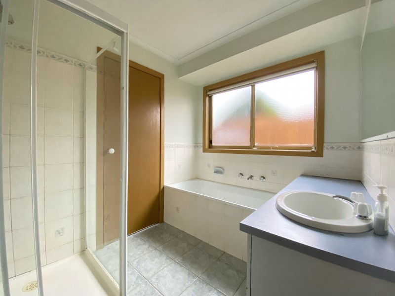 2/2 Hyperno Court, Keilor Downs VIC 3038