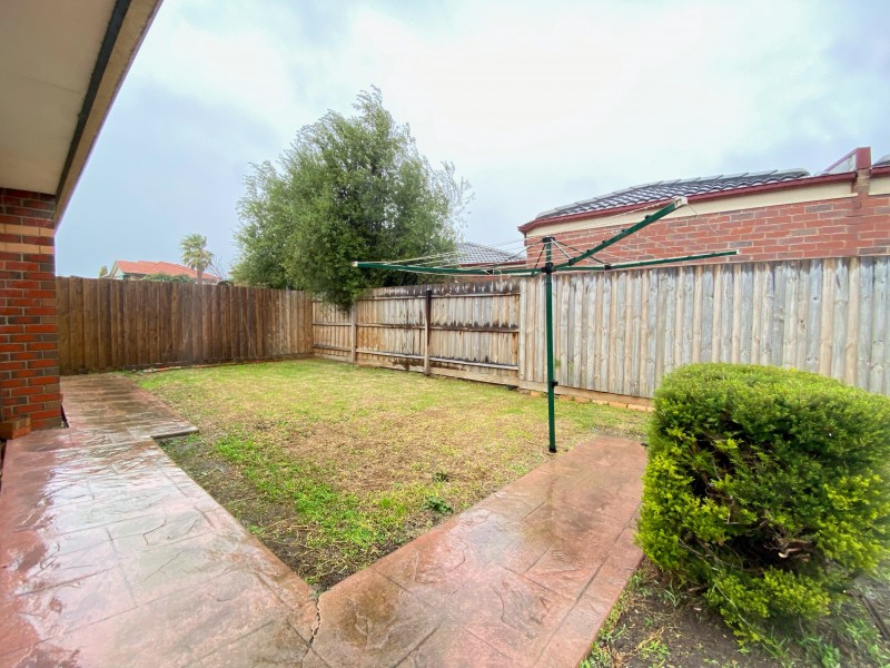2/2 Hyperno Court, Keilor Downs VIC 3038