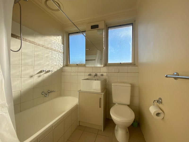 9/96 Glass Street, Essendon VIC 3040