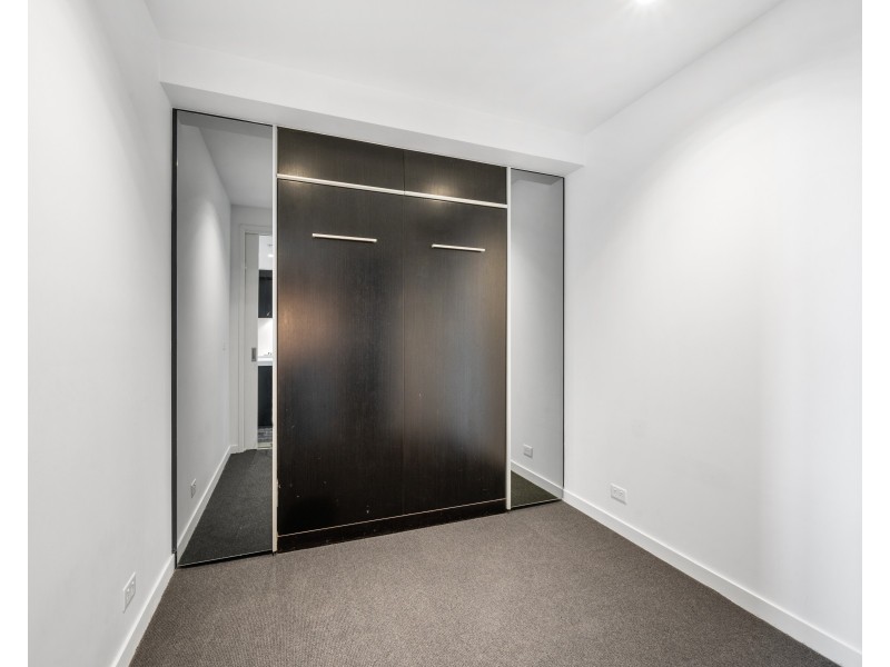 2404/50 Albert Road, South Melbourne VIC 3205