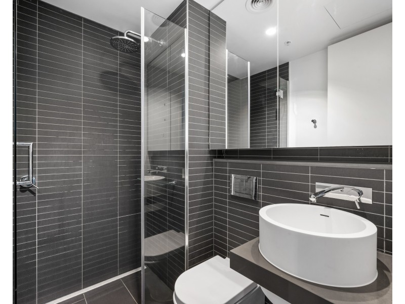 2404/50 Albert Road, South Melbourne VIC 3205