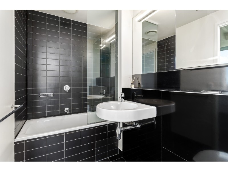 2211/620 Collins Street, Melbourne VIC 3000