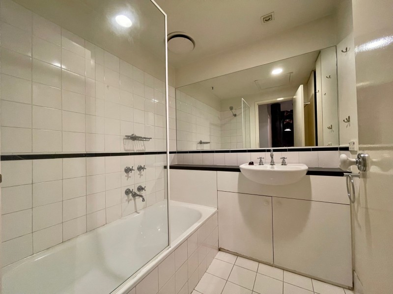 28/1 Riverside Quay, Southbank VIC 3006