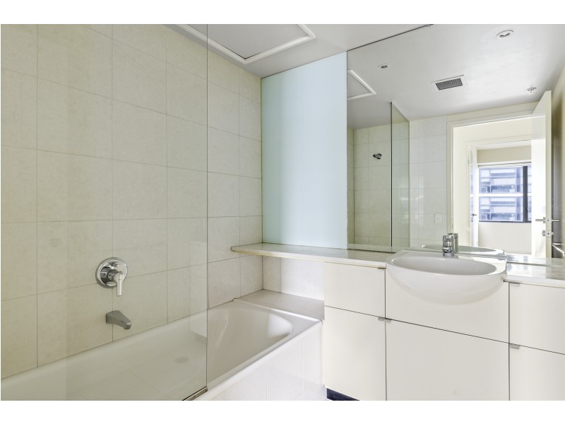 1703/80 Clarendon Street, South Melbourne VIC 3205