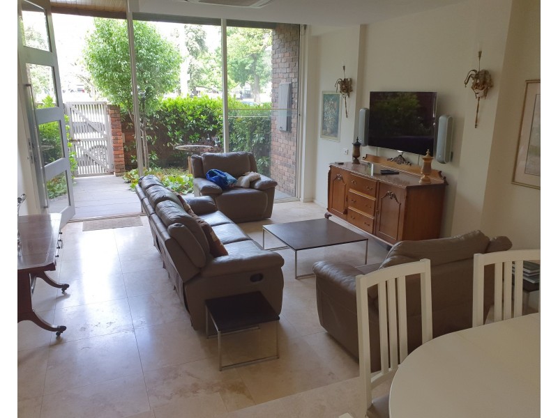 137 Simpson Street, East Melbourne VIC 3002