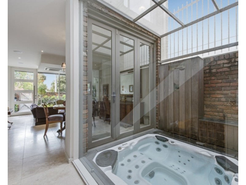 137 Simpson Street, East Melbourne VIC 3002