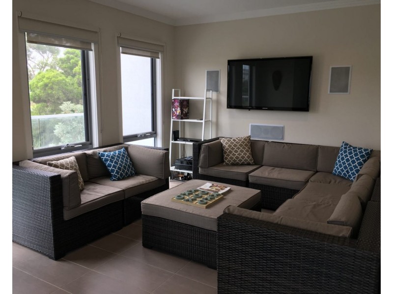 4 Osborne Street, Safety Beach VIC 3936