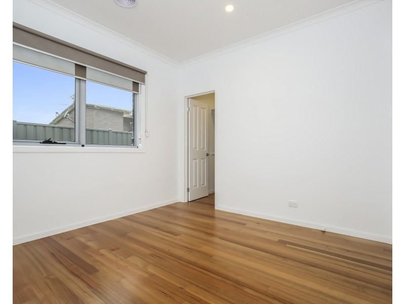 2/12 Hart Street, Airport West VIC 3042