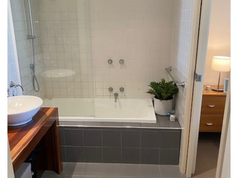 506/166 Wellington Parade, East Melbourne VIC 3002