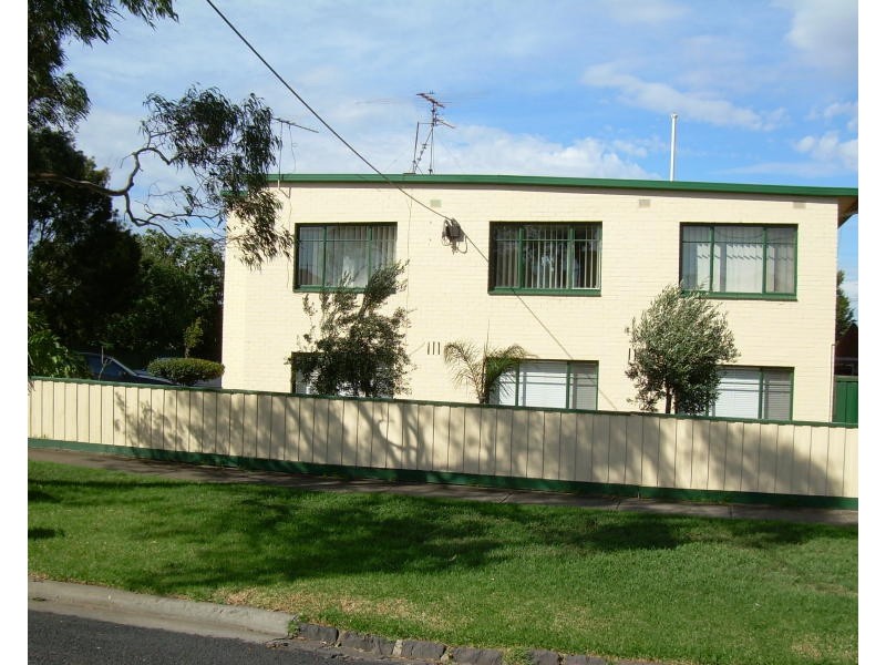 2/4 Muchell Grove, Coburg VIC 3058