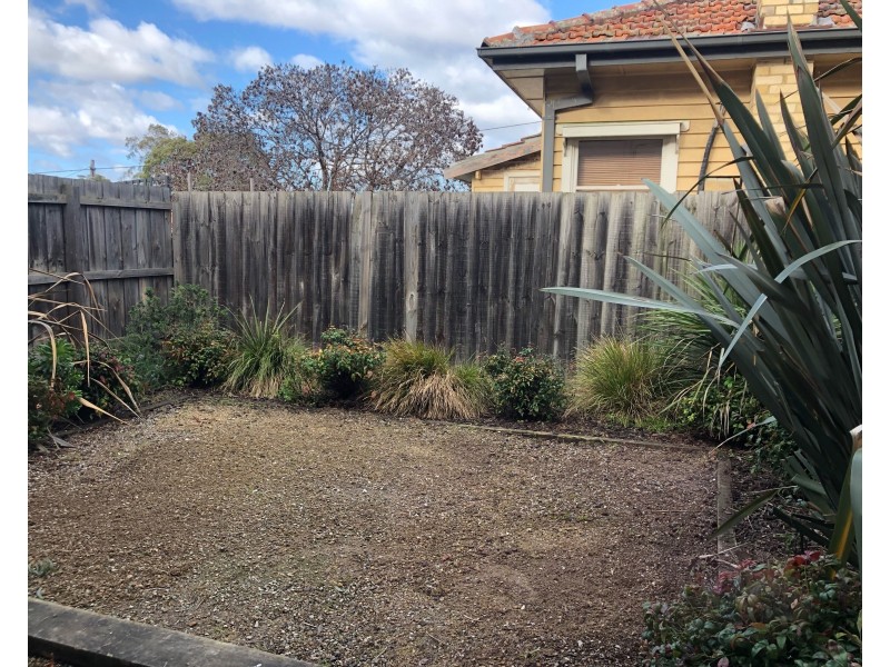 2/4 Muchell Grove, Coburg VIC 3058