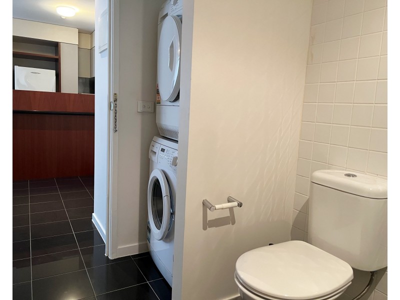 702/11-17 Cohen Place, Melbourne VIC 3000