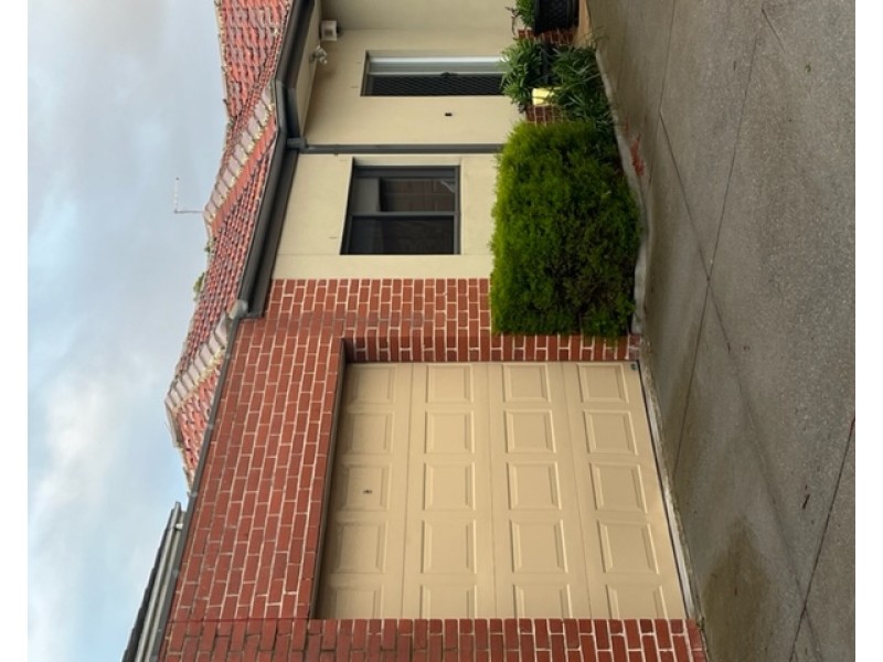 2/46-48 Bulla Road, Strathmore VIC 3041